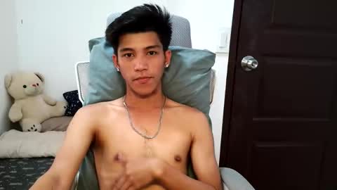 ursweetie_boy online show from April 22, 7:26 am