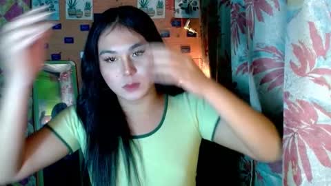 YOURGIRLCAMILLA online show from January 14, 5:32 pm