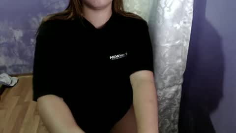 urwildslutty17 online show from November 17, 2:47 am