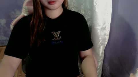 urwildslutty17 online show from November 19, 12:21 am