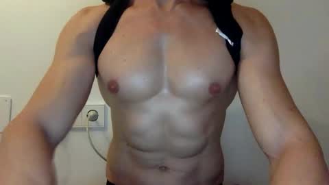 urxtoyboy online show from April 18, 10:54 pm