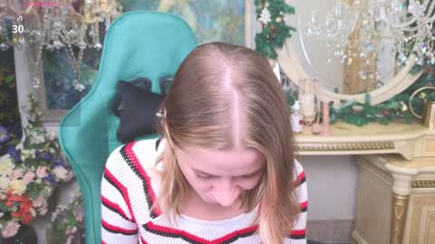 Snapshot of uvrays999 chatting on January 23, 5:52 pm Leila online show from January 23, 5:52 pm