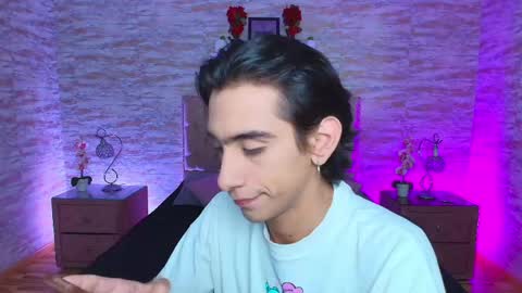 UYUKIE online show from April 17, 2:58 am