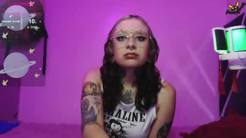 Vainilla Independent model online show from June 5, 2:07 am