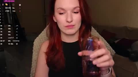 Val online show from November 4, 8:10 pm