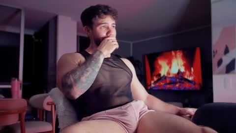 valenthinoking online show from February 18, 11:59 pm