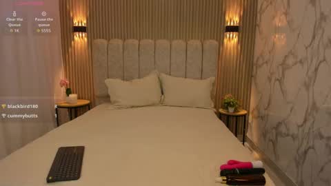 valentina robertson online show from April 21, 1:42 am