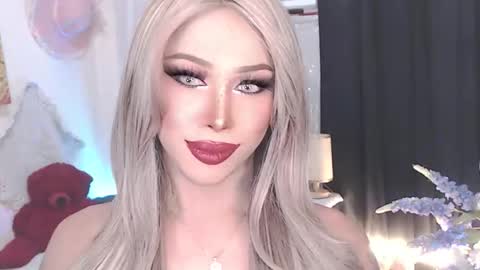 Amanda online show from April 14, 7:17 pm