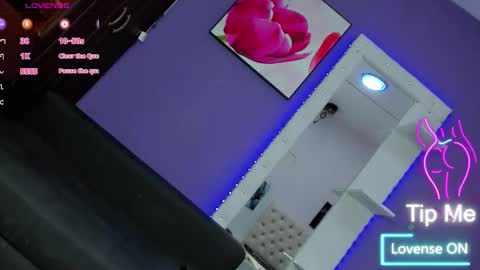 Snapshot of valentina_horny777 chatting on September 28, 1:03 am valentina_horny777 online show from September 28, 1:03 am