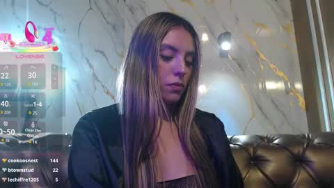 Snapshot of valentina_red18 chatting on October 5, 6:26 pm Valentina online show from October 5, 6:26 pm