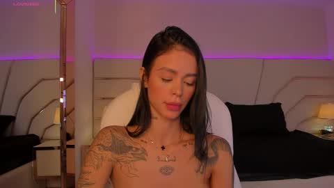 Snapshot of valentina_vegaa chatting on March 8, 10:56 pm Val online show from March 8, 10:56 pm