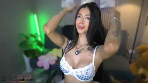 Val online show from June 6, 4:02 pm