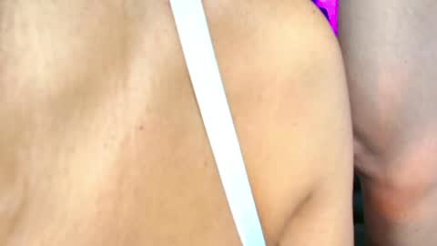 valentina_y_sneiderr online show from April 21, 1:42 am