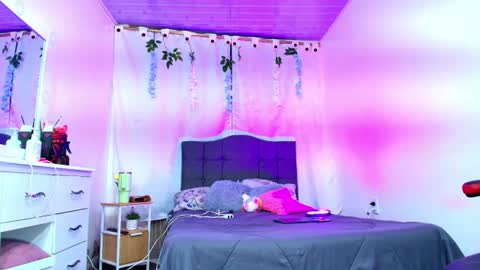 valentina_y_sneiderr online show from July 2, 12:41 am