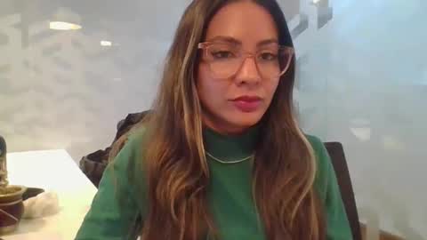 valentinaseleni24 online show from May 21, 7:53 pm