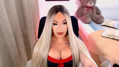 Snapshot of valentinaxqueen chatting on February 20, 10:26 pm    online show from February 20, 10:26 pm