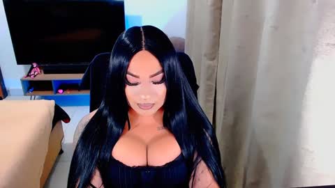 Snapshot of valentinaxqueen chatting on December 19, 11:14 pm    online show from December 19, 11:14 pm