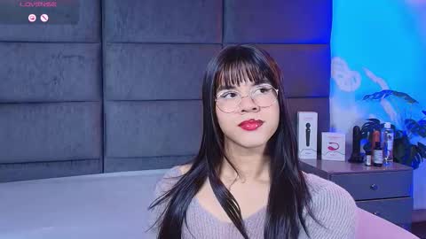 valentino moon online show from February 17, 1:04 am