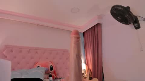 Vale Toro  online show from September 15, 1:12 pm