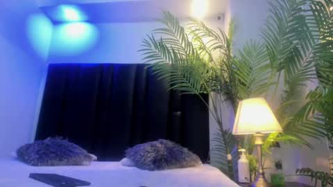 valeri_tafur online show from September 10, 11:11 am