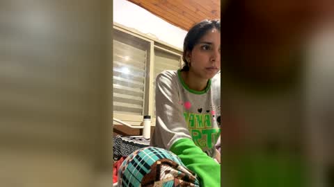 valeria_feroz online show from June 6, 1:33 am