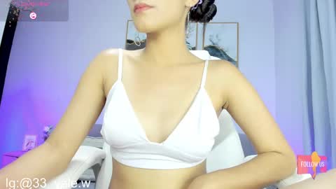 Snapshot of valeria_wood chatting on September 18, 3:32 am valeria online show from September 18, 3:32 am