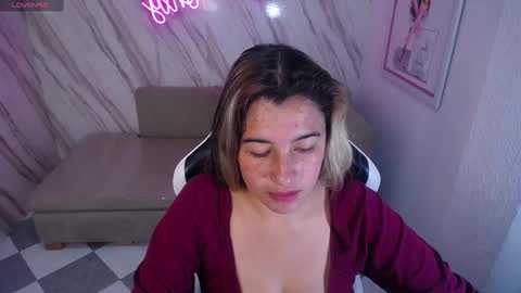 valerie_b online show from February 15, 7:39 pm