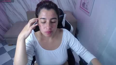 valerie_b online show from February 14, 3:00 am