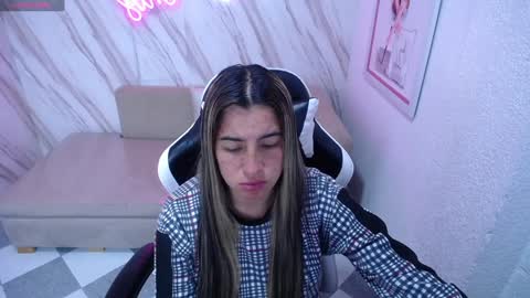 valerie_b online show from February 9, 3:00 am