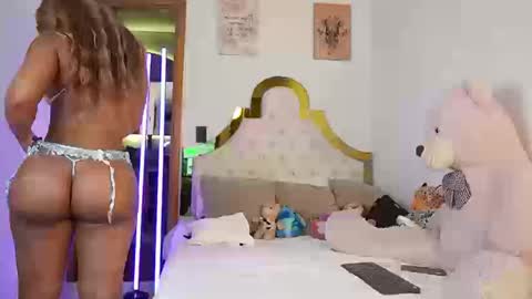 valeriecollinss_ online show from September 10, 12:22 am