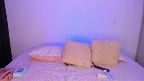 valeriekhaleesi online show from June 11, 11:25 pm