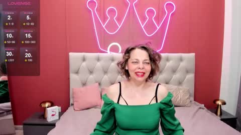 Hot  Valerie online show from January 11, 1:33 am
