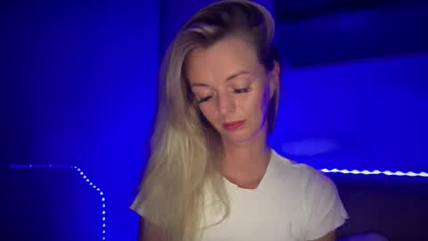 Valerie  online show from September 14, 8:43 pm