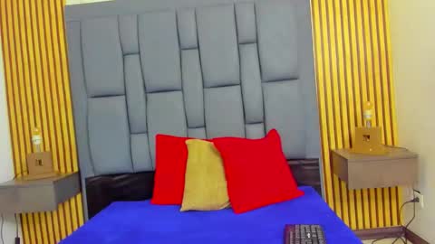 valeriilopez online show from March 20, 12:10 pm