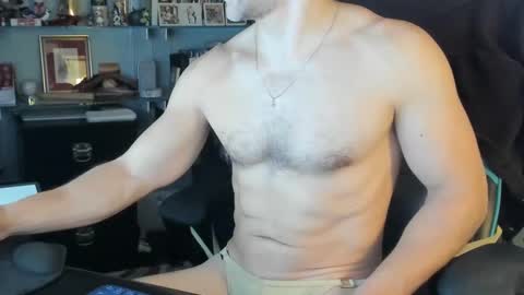 Snapshot of valeriusvitus99 chatting on December 23, 9:51 pm athletic ass muscles underwear smooth cock online show from December 23, 9:51 pm