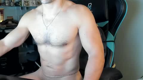 Snapshot of valeriusvitus99 chatting on December 5, 10:39 pm athletic ass muscles underwear smooth cock online show from December 5, 10:39 pm