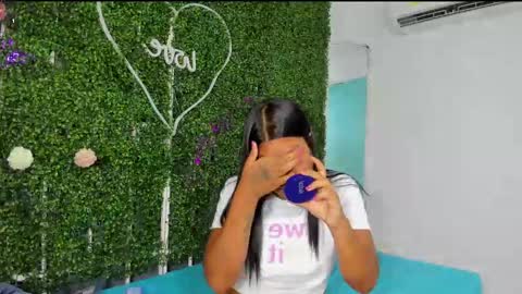 Snapshot of valery_021 chatting on March 5, 8:32 pm Valery online show from March 5, 8:32 pm