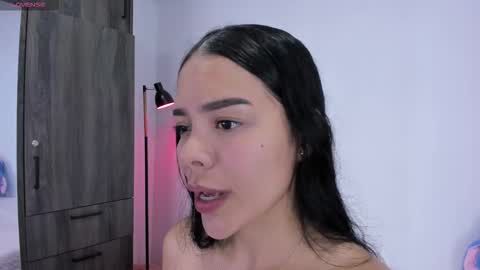 Cris  online show from February 12, 11:41 pm