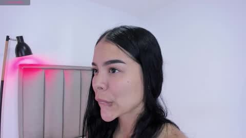 Cris  online show from January 10, 11:43 pm