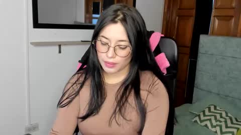 valery_bonneth online show from February 2, 12:12 pm