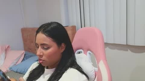 valery_lovex_ online show from April 21, 2:37 am