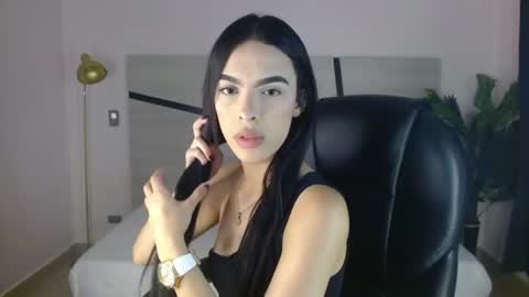 valery_restrepo online show from August 4, 8:27 pm