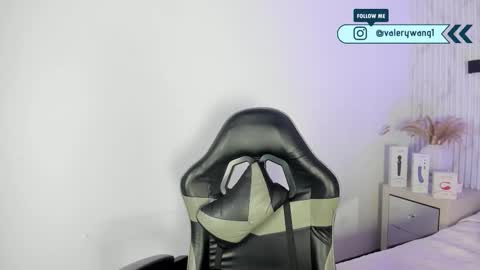 Val online show from December 19, 12:00 pm