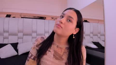 valerycooper23 online show from December 17, 9:21 pm