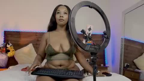 Valeska  online show from July 20, 9:38 pm