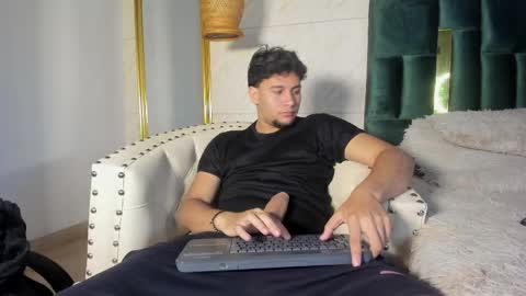 Valentino online show from April 17, 1:24 pm