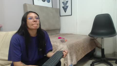 valevicious online show from February 25, 7:38 pm