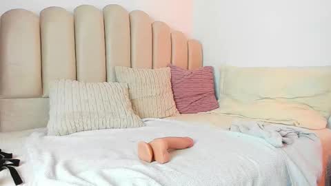 valey_x online show from February 20, 6:19 am