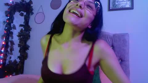 valkiry_ online show from February 18, 11:04 pm