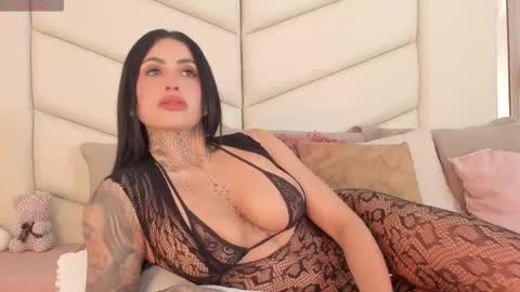 ValkyBes online show from September 30, 1:05 am